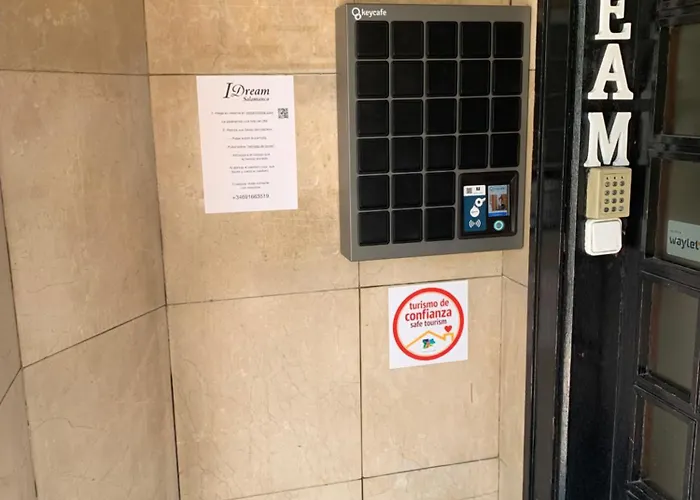 古德萨拉曼卡旅馆 招待所 2*